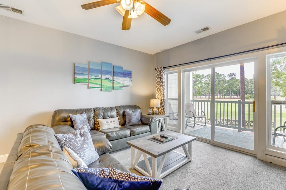 Golfer's Paradise: Myrtle Beach Gem w/ Course View House in Carolina Forest