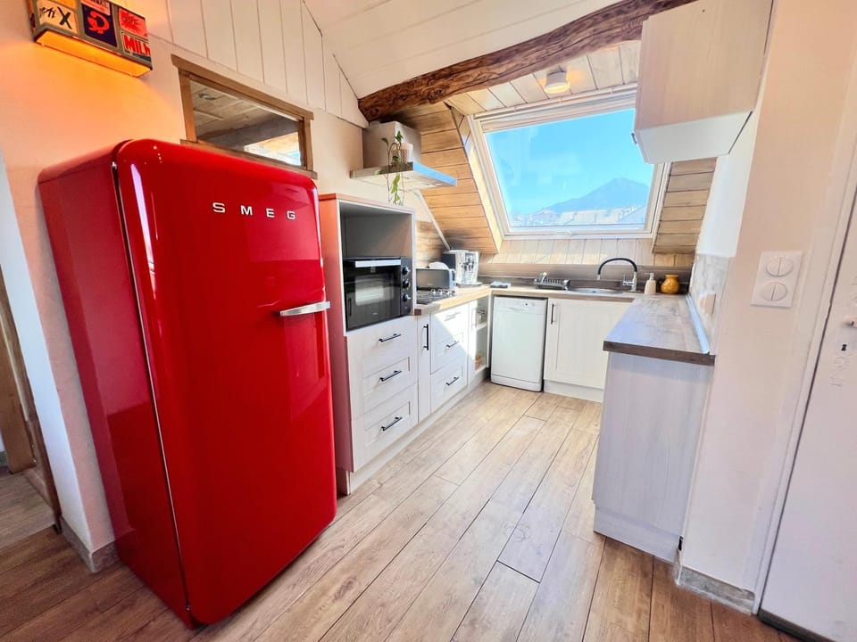 Kitchen or kitchenette