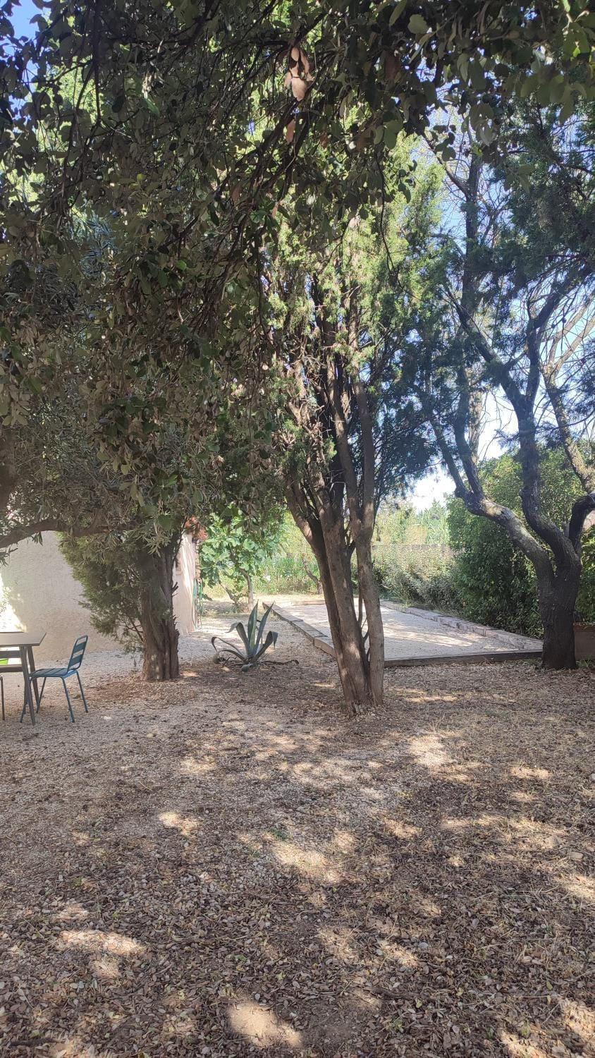 Chez Isa et Ray, gîte provençal avec jardin et boulodrome House in Provence-Alpes-Côte d'Azur