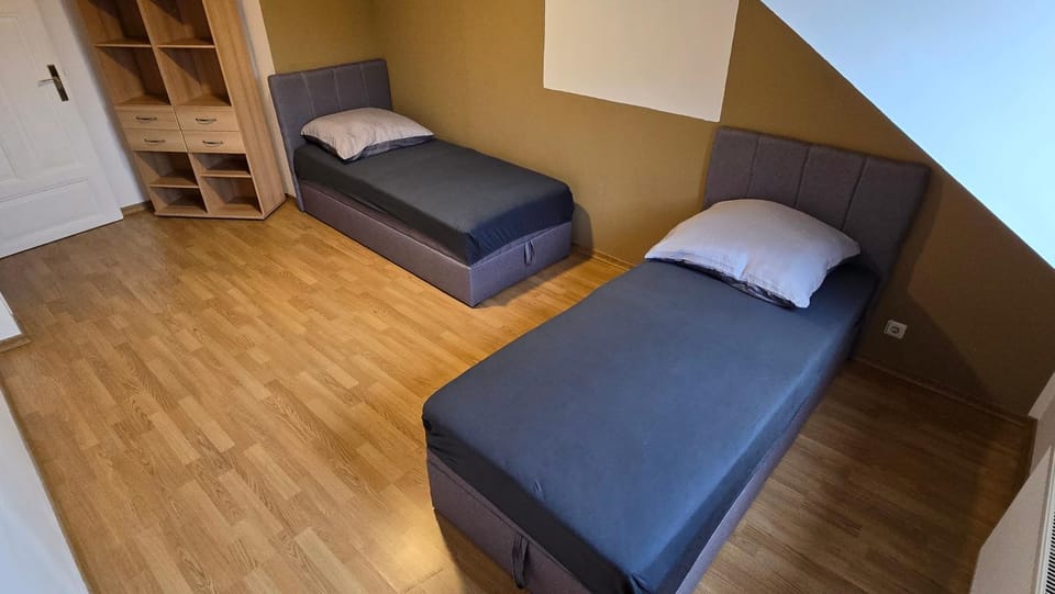 Bed, Living room, Photo of the whole room, Bedroom