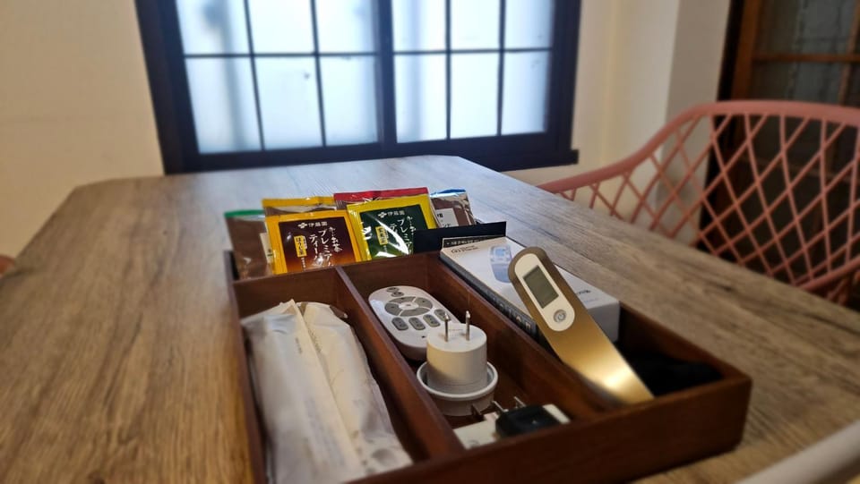 Coffee/tea facilities, Food and drinks