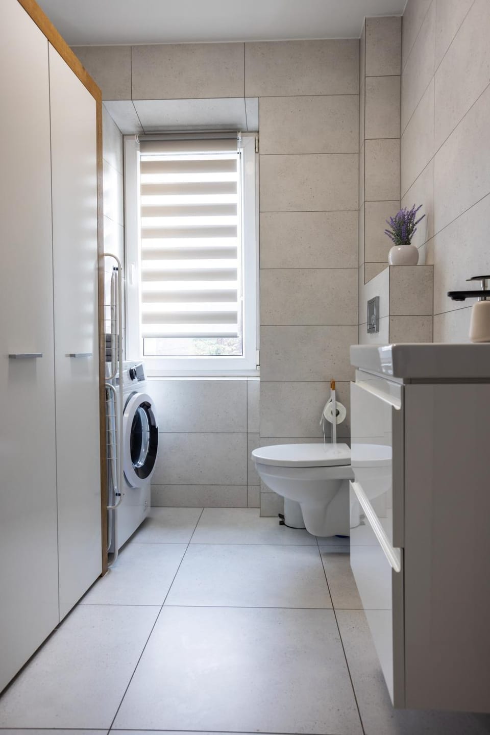 Bathroom, Bedroom, flat iron, washing machine
