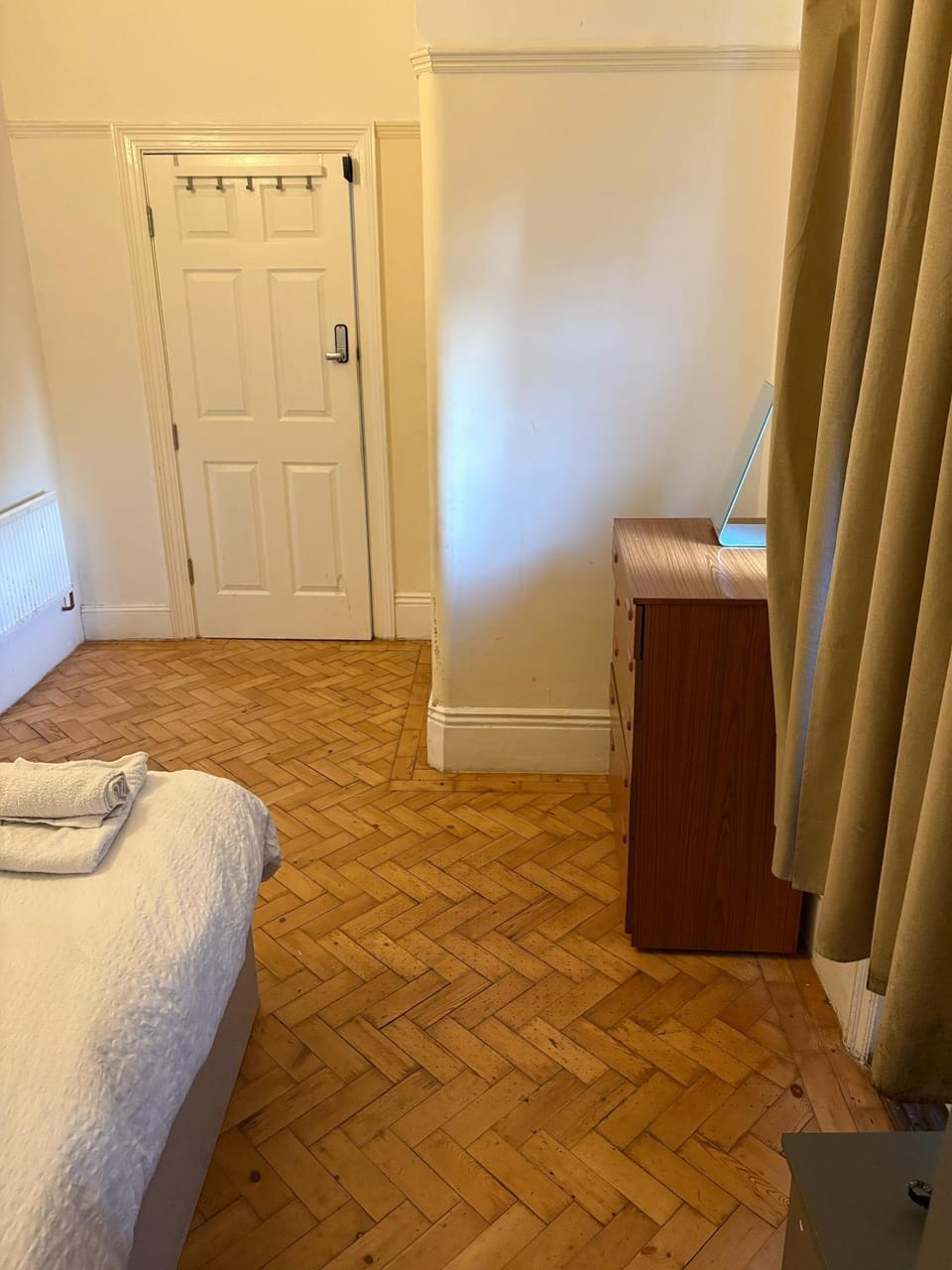 Cranley Bed and Breakfast in Croydon