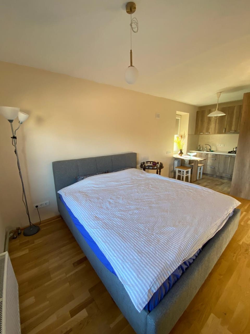 Bed, Kitchen or kitchenette