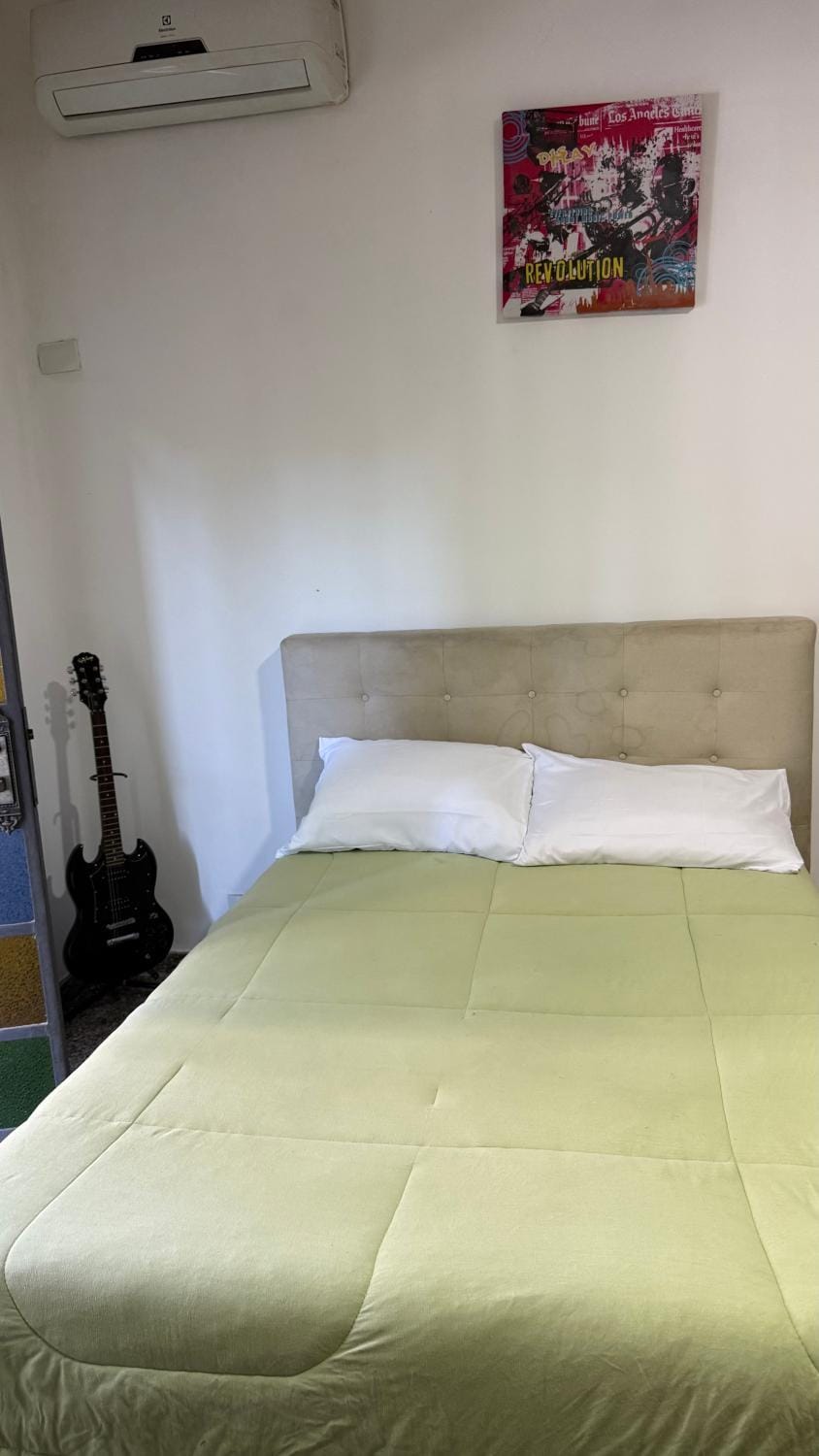 Bed, Photo of the whole room, Bedroom, air conditioner