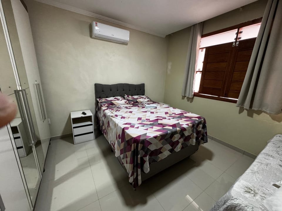 Bedroom, air conditioner