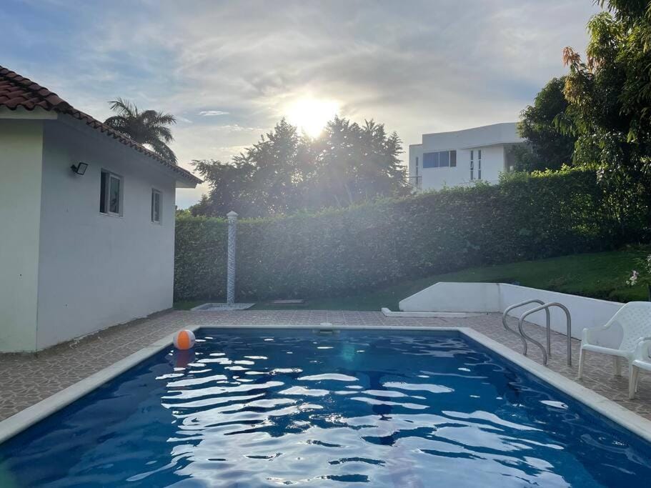 Acogedora casa de descanso con piscina privada House in Melgar