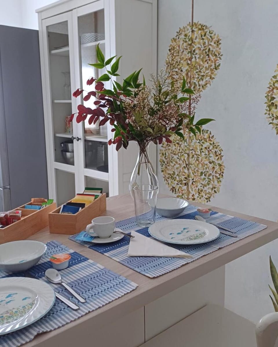 Breakfast, kitchen