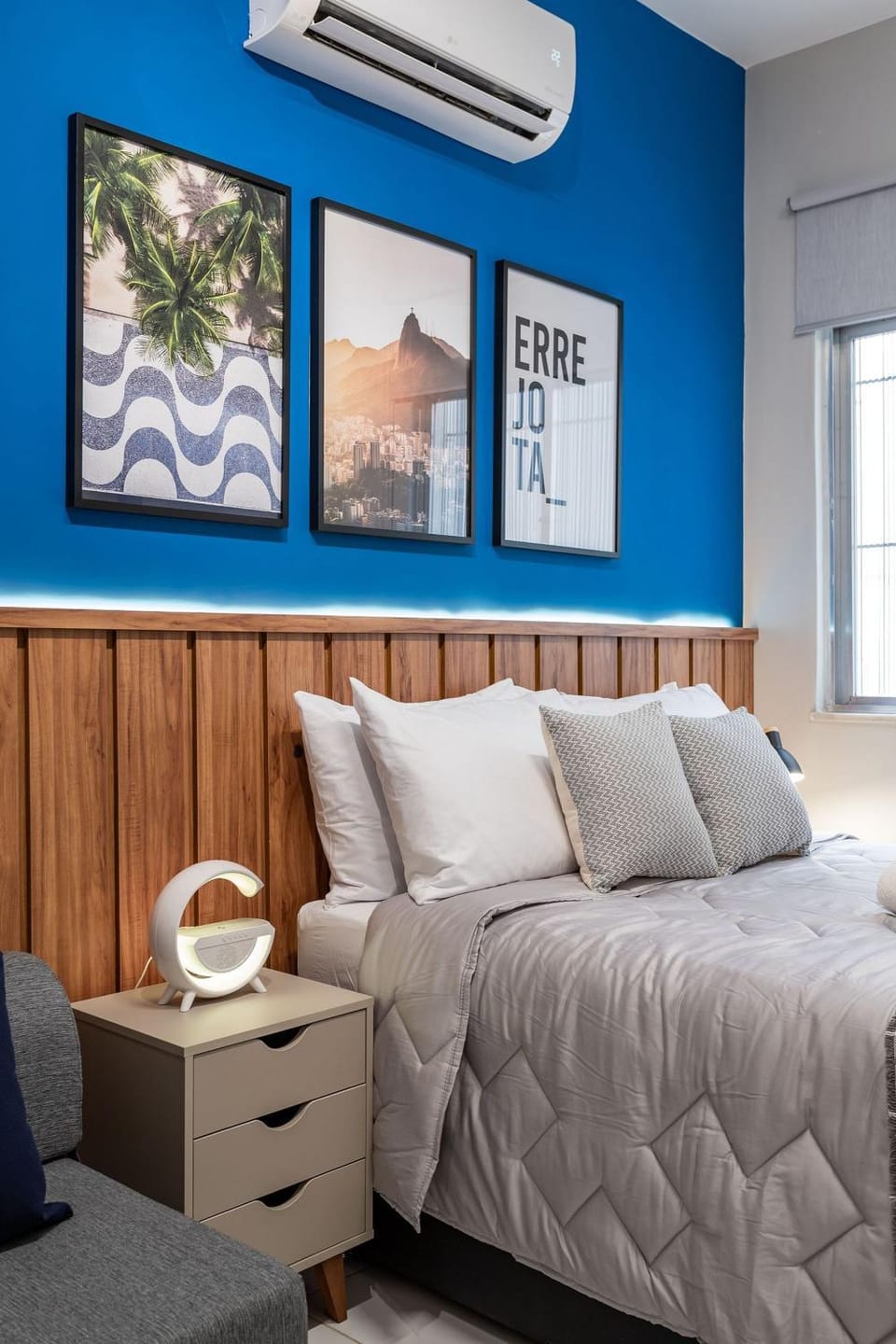 Bed, Photo of the whole room, Bedroom, air conditioner