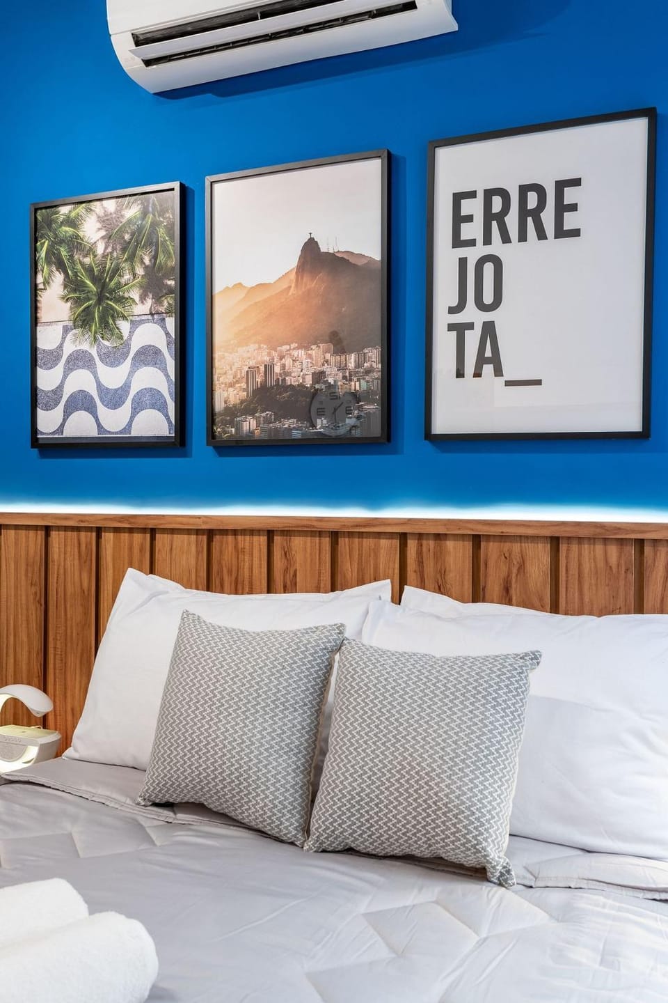 Studio em COPACABANA ideal para Casal com Home Office a 400m PRAIA e 600m Metro - Ar Condicionado e Wi-Fi 100 mbps Apartment in Rio de Janeiro