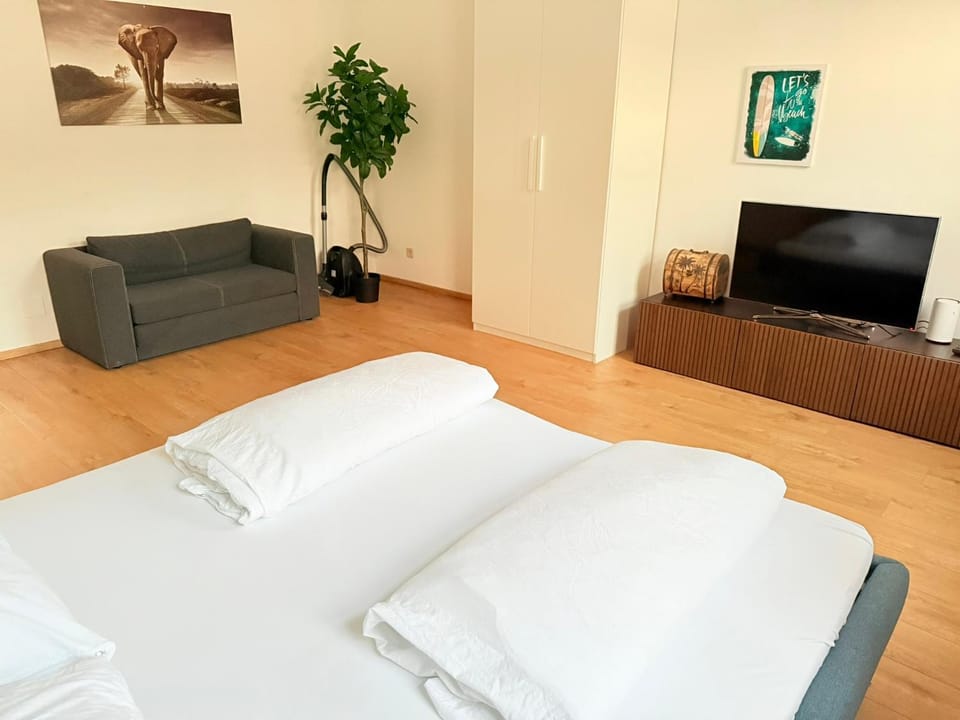 Bed, Bedroom