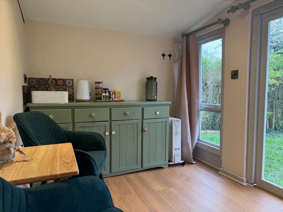 Coffee/tea facilities, Living room