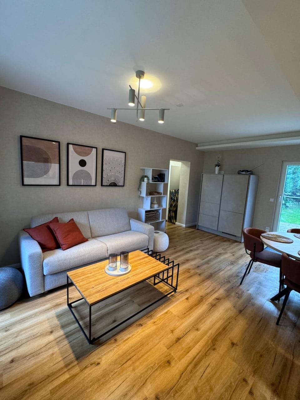 Living room, Seating area