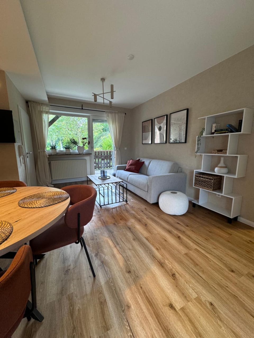 Living room, Dining area