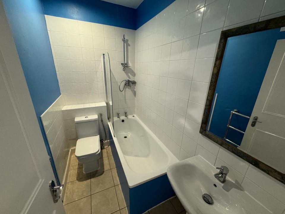 3 Bed Flat By Hove SeaFront Holland Road Apartment in Hove