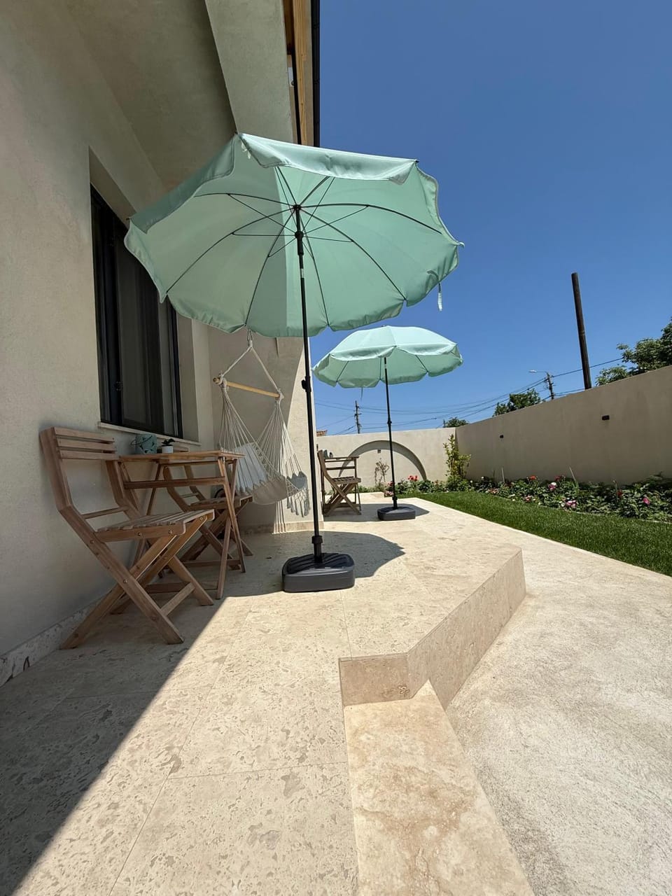 Patio, Day, Balcony/Terrace