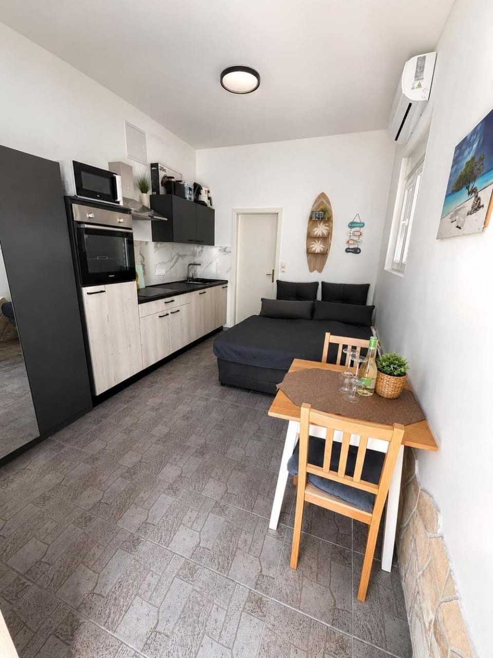 Cozy Studio Apartment Near Beach Apartment in Zadar County