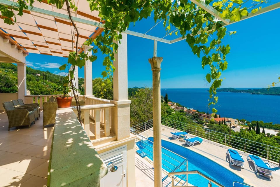 Pool view, Swimming pool