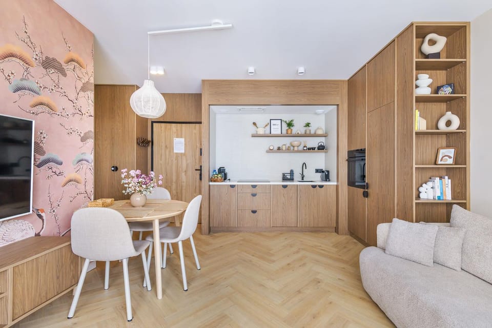 Kitchen or kitchenette, Living room, Seating area