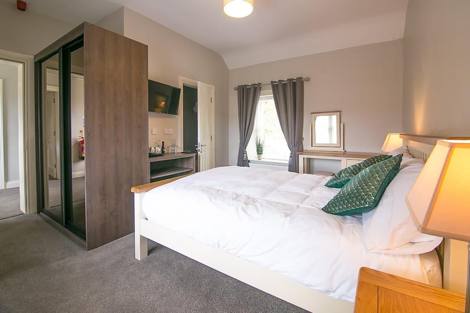 Millmasters House B&B at the Riverbank Restaurant Bed and Breakfast in County Sligo