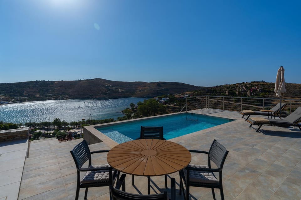 Patio, Day, Natural landscape, View (from property/room), Balcony/Terrace, Sea view, Swimming pool, sunbed
