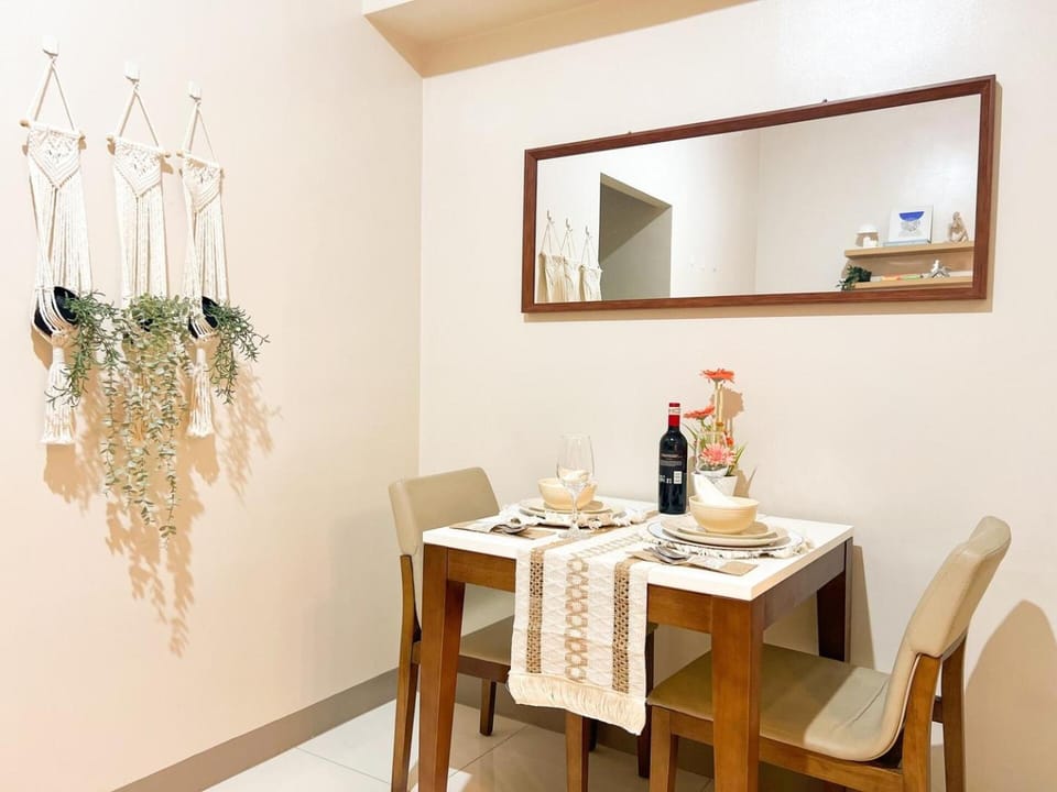 Premium BGC 1BR Condo Near Grand Hyatt #oursw9d1 House in Makati