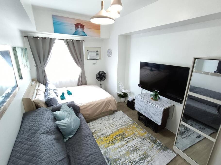University Belt Cozy Studio at Vista Recto-33rd Floor Apartment in Manila City