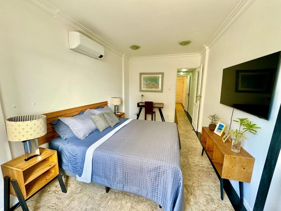 Bed, TV and multimedia, Photo of the whole room, Bedroom, air conditioner