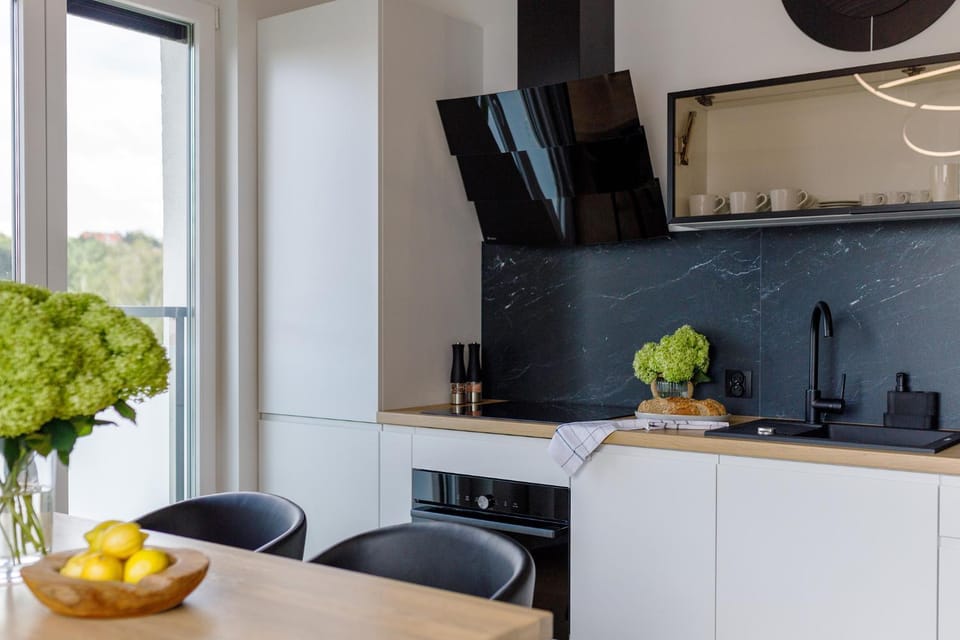 Kitchen or kitchenette, Dining area, stove