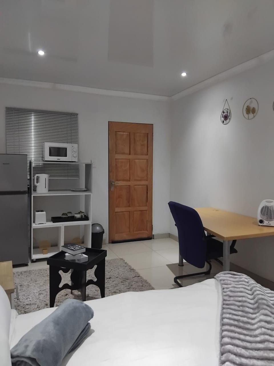 Coffee/tea facilities, Kitchen or kitchenette, Bedroom, heating, microwave, toaster