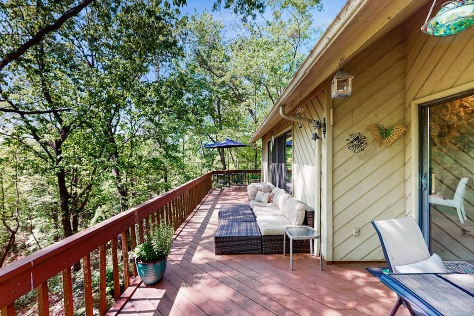 Yopp's Treehouse House in Lake Lure