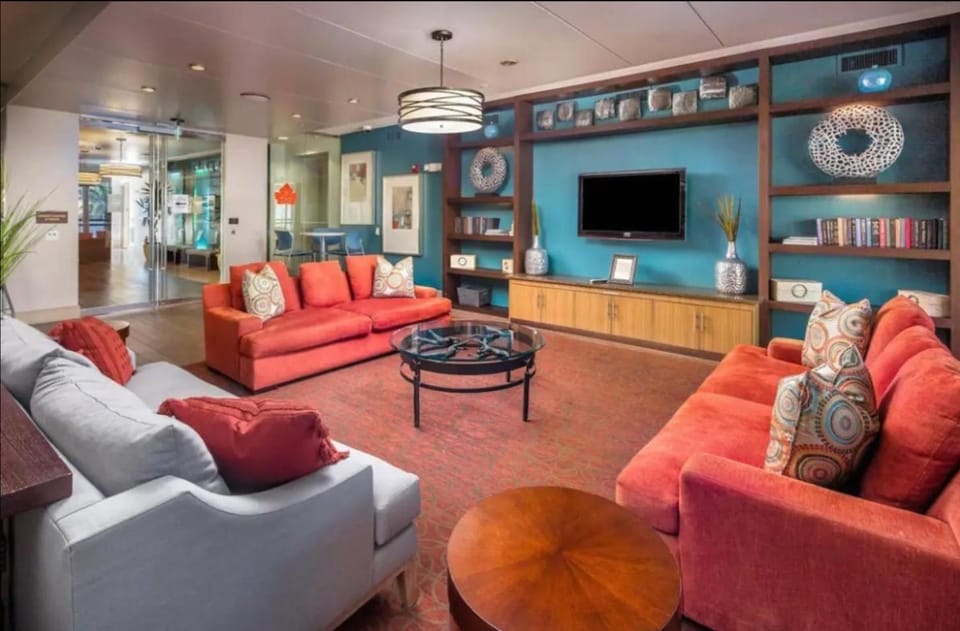 Communal lounge/ TV room