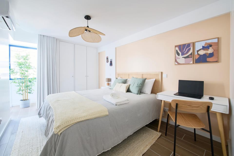 Bed, Bedroom