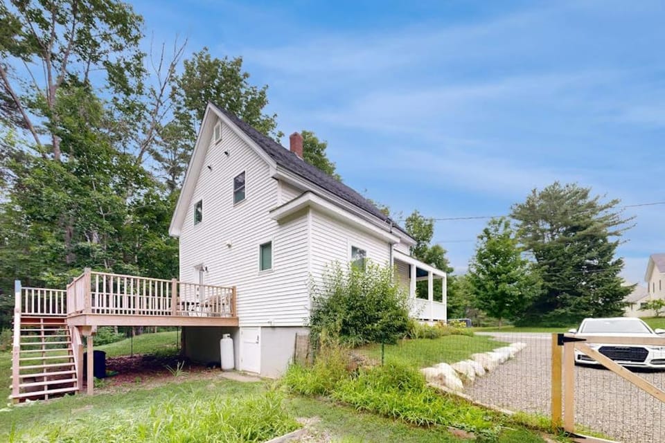 Property building, Day, Natural landscape, Garden, Street view