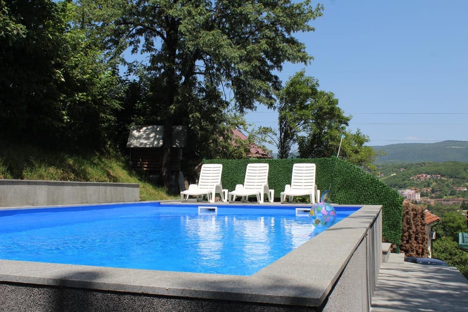 Day, Natural landscape, Pool view, Swimming pool, sunbed