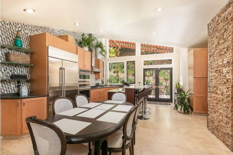 Skyhill Oasis New Lux Designer Modern House in Studio City