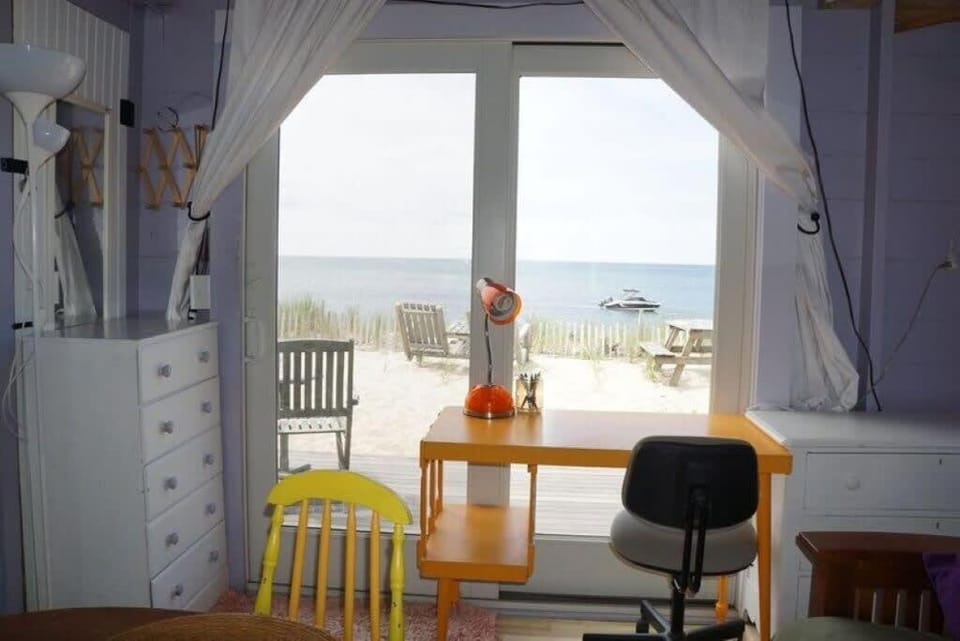 Peaceful Waterfront Beach Cottage! House in North Truro