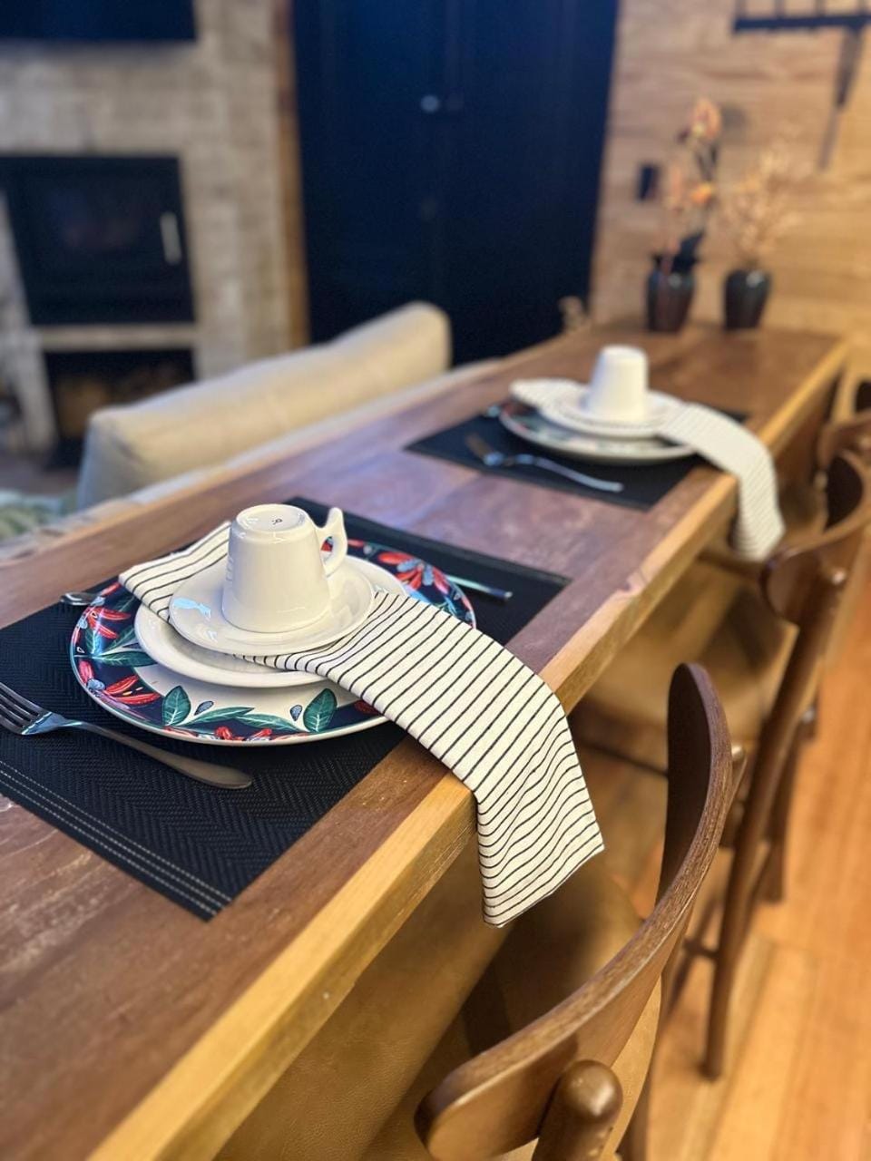 Coffee/tea facilities, Living room, Seating area, Dining area