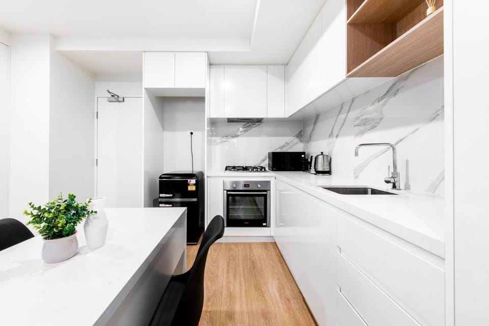 Workers Retreat Across from Essendon Station Apartment in Melbourne