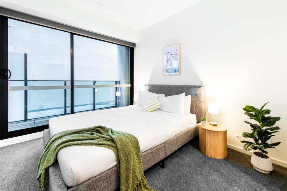 Workers Retreat Across from Essendon Station Apartment in Melbourne