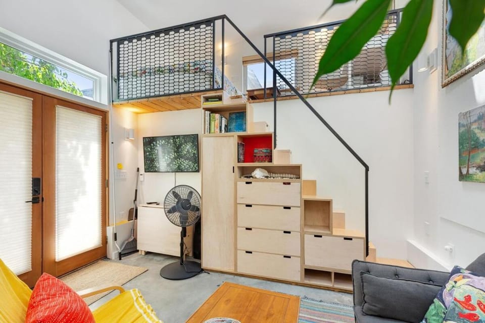 Garden Artist Loft Studio Apartment in Capitol Hill