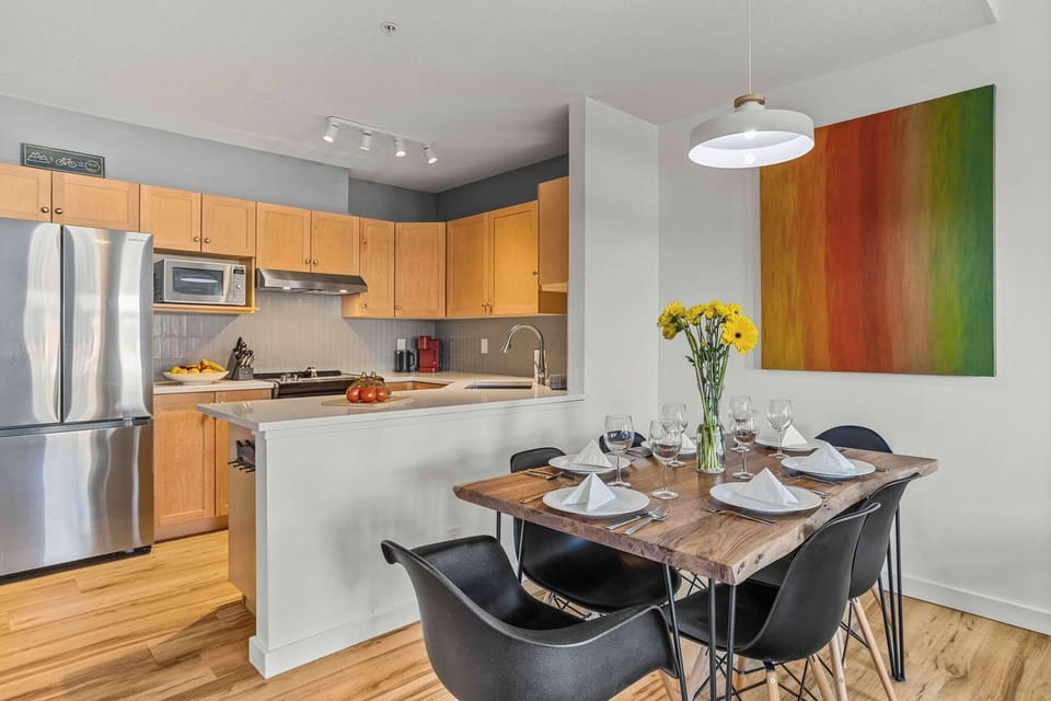 Freshly Remodeled - 2 King Beds- Breathtaking Views House in Canmore