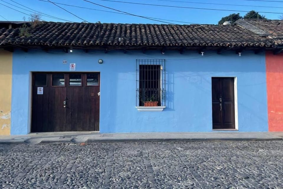 T3 Nice apartment just 3 blocks from the Park Apartment in Antigua Guatemala