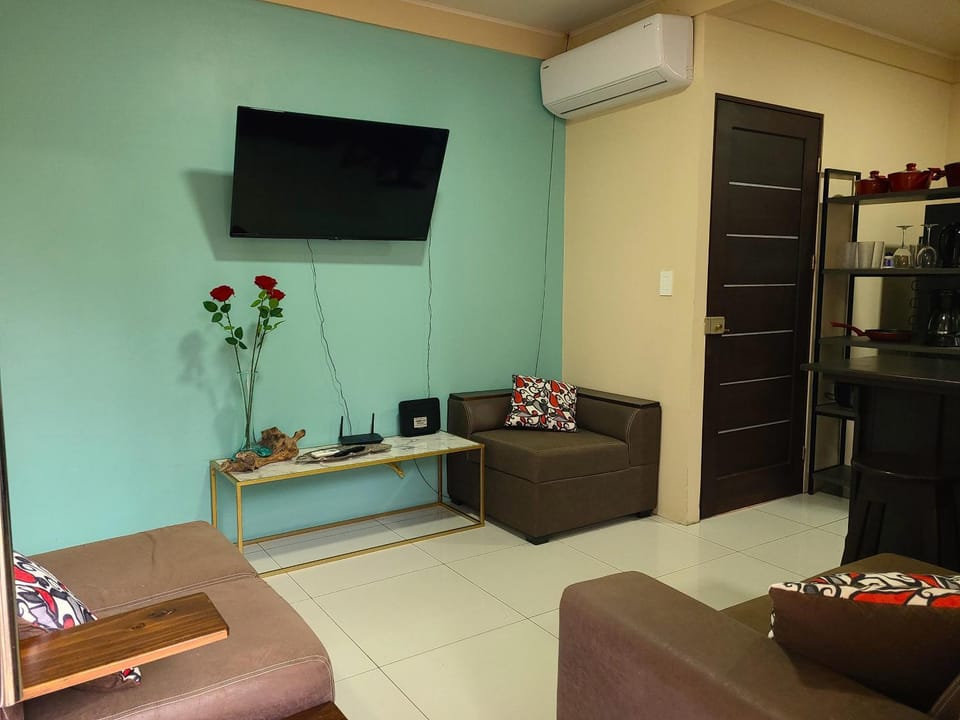 Living room, Seating area, air conditioner