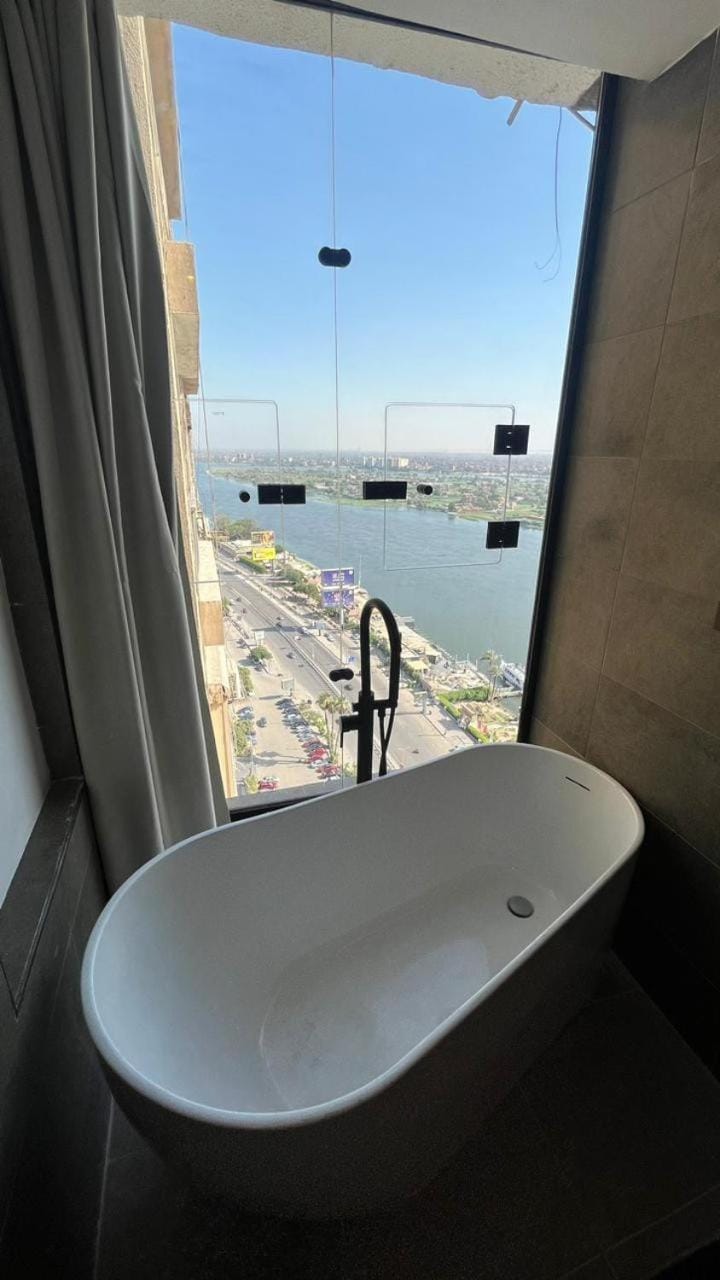 Nile and pyramids view 4BR apt Apartment in Cairo Governorate