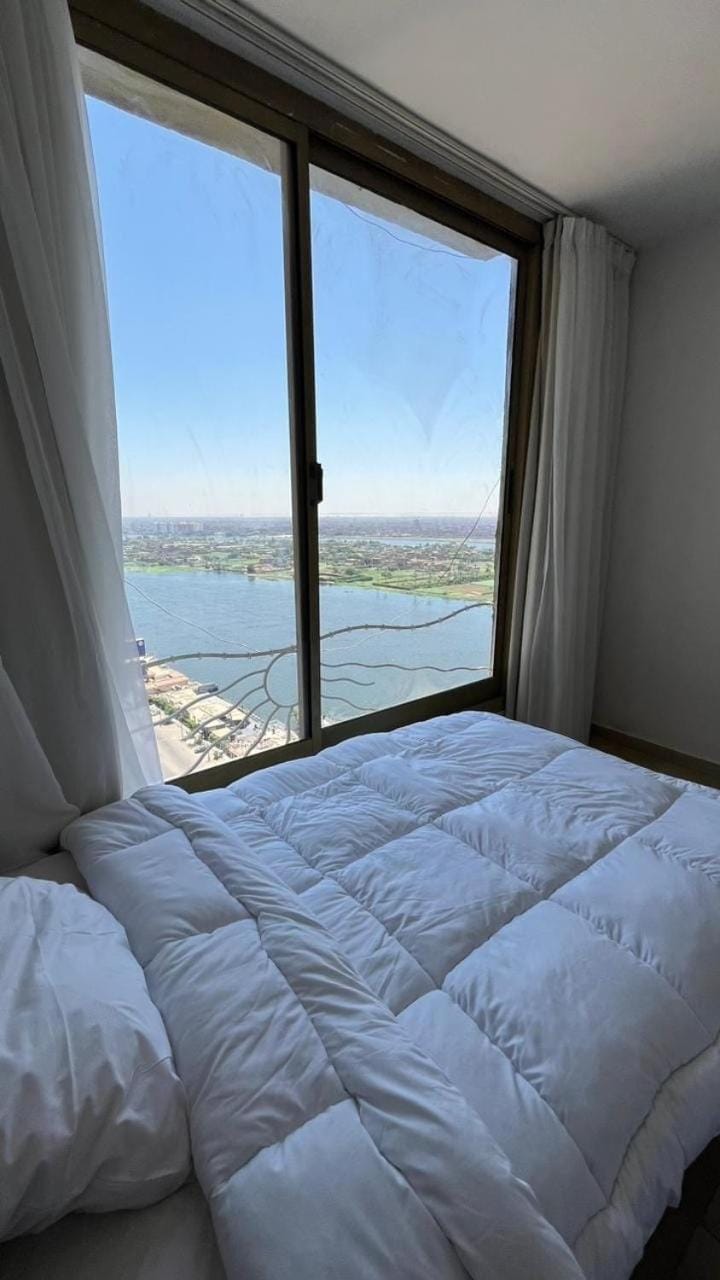 Nile and pyramids view 4BR apt Apartment in Cairo Governorate