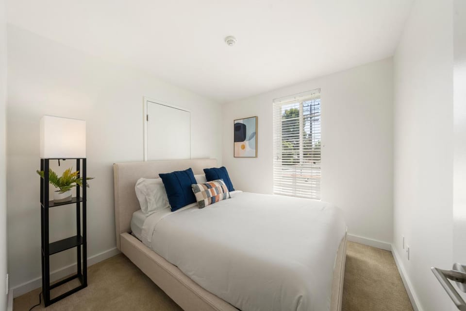 Unaluma 2BR Retreat Santa Monica Prime Location Apartment in Pacific Palisades