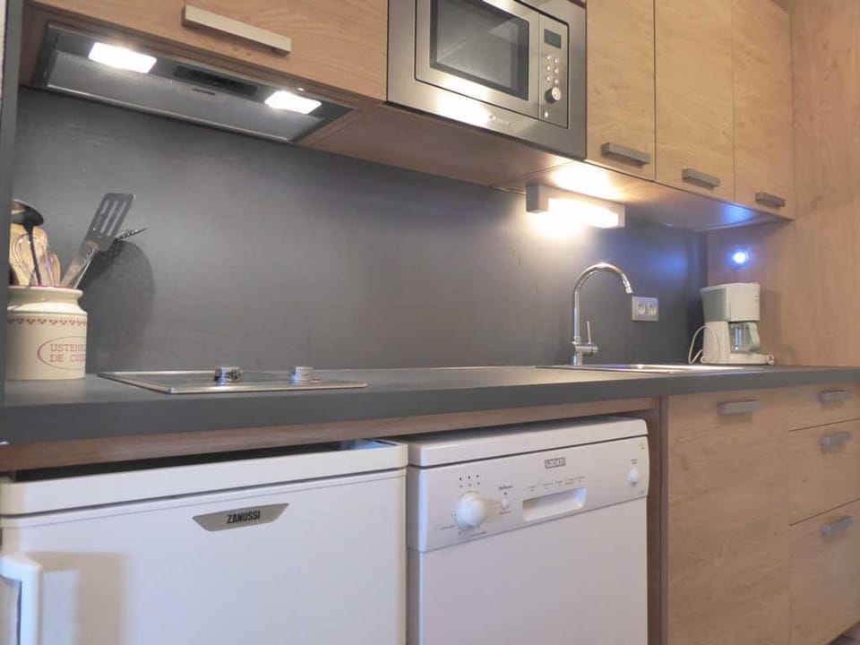 Appartement cosy à Montchavin, rénové, 5 pers, balcon, proche commerces et pistes, parking gratuit - FR-1-329-93 Apartment in Landry