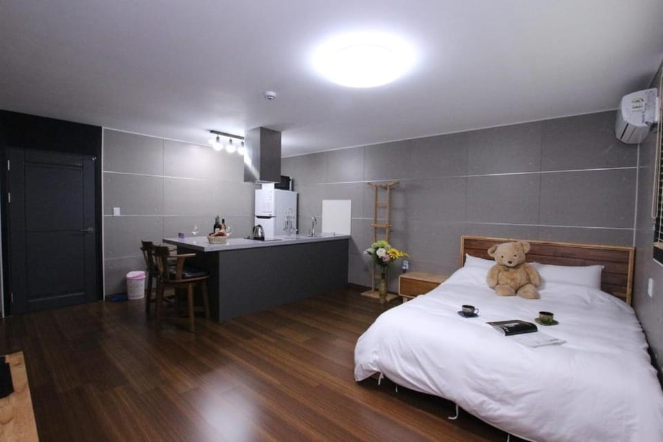 Uljin Blue Ara CD pension Bed and Breakfast in South Korea