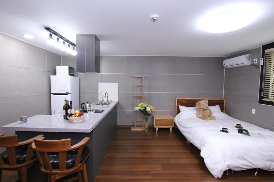 Uljin Blue Ara CD pension Bed and Breakfast in South Korea
